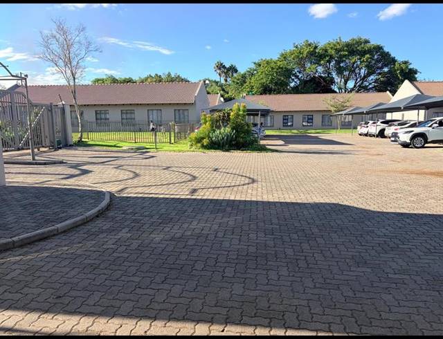 2 BEDROOM TOWNHOUSE FOR SALE IN ELDORETTE